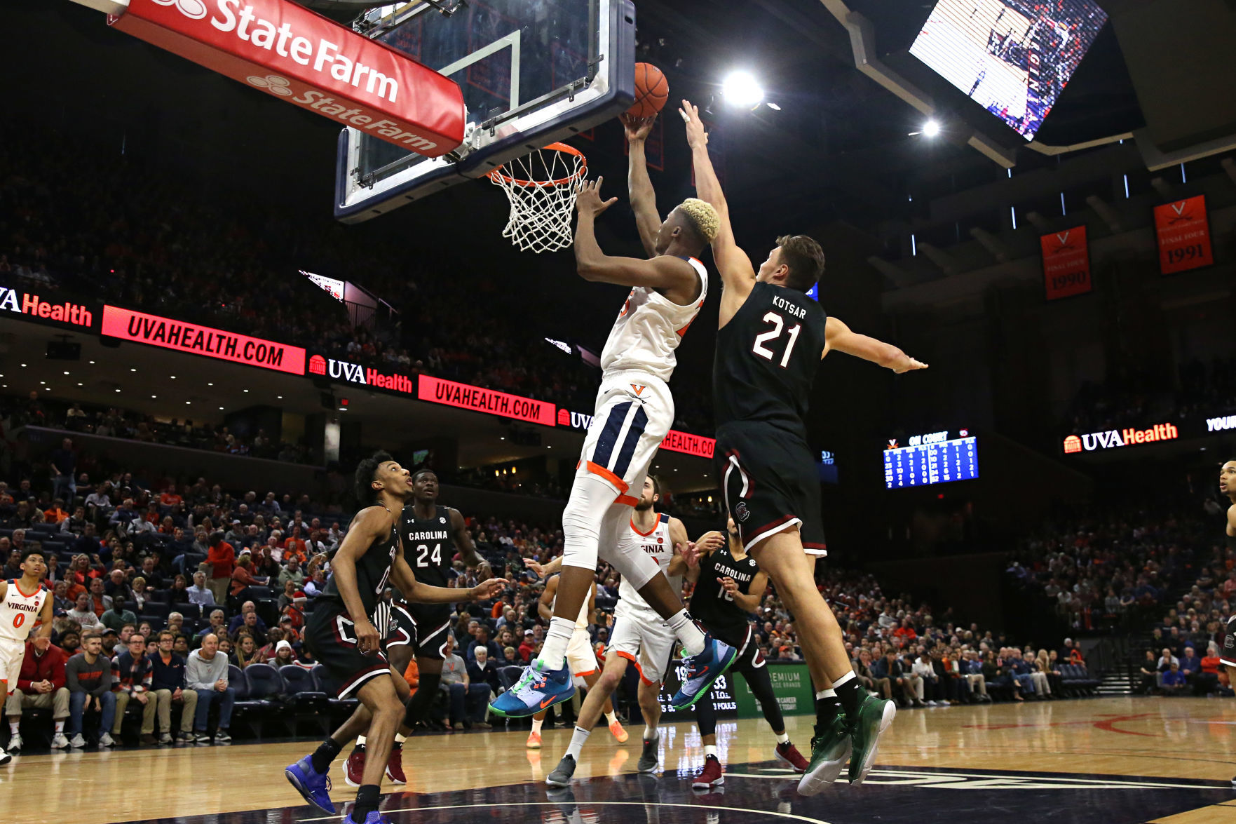 20191222_cdp_sports_uvahoops372.JPG